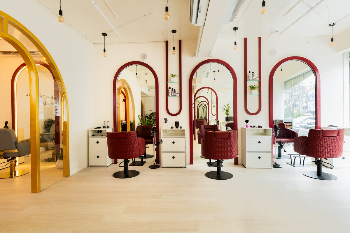 Styling stations at La Gracia