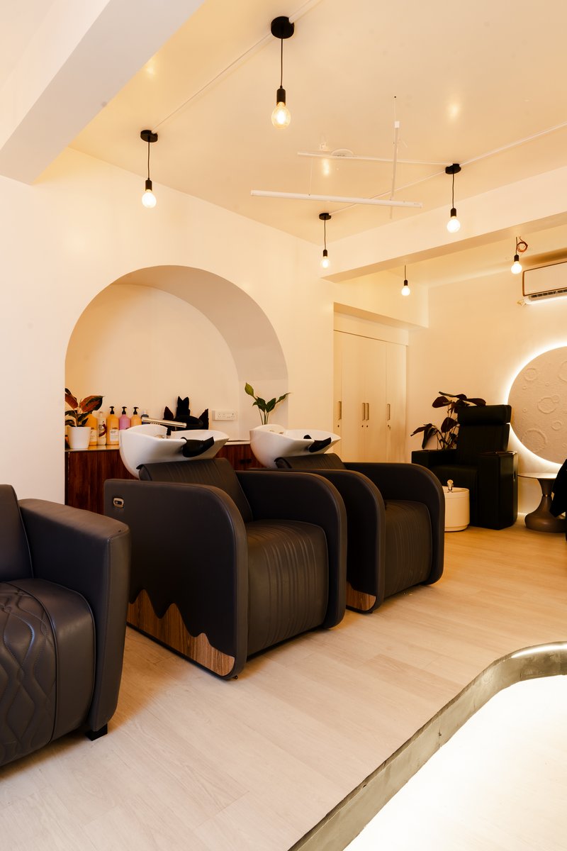 Inside La Gracia salon